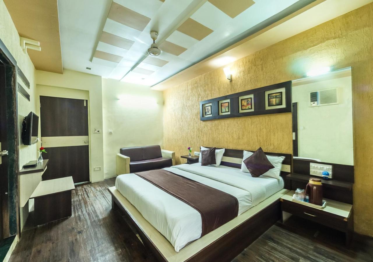 Hotel Rudra Regency Ahmedabad Esterno foto